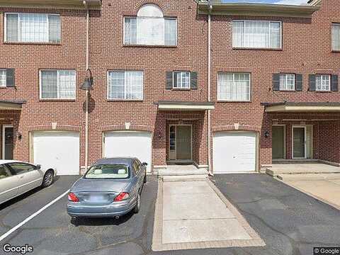 Silverbrook Ridge, WALLED LAKE, MI 48390