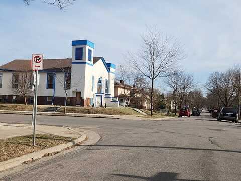 Russell, MINNEAPOLIS, MN 55411