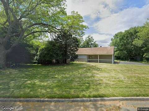 Bayview Dr, Islip, NY 11769