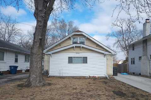 Grand, DES MOINES, IA 50317