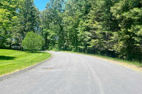 Nicole, MAHOPAC, NY 10541