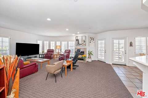 Cahuenga, TOLUCA LAKE, CA 91602