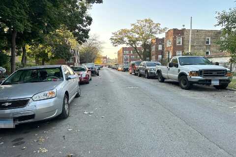 Kingston, CHICAGO, IL 60649