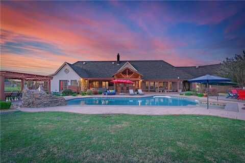 29333 Country LN, Poteau, OK 74953