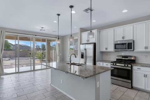 19566 N CRESTVIEW Lane, Maricopa, AZ 85138