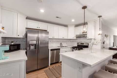 4950 N MILLER Road, Scottsdale, AZ 85251