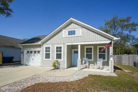 123 NE 7th Street, Oak Island, NC 28465