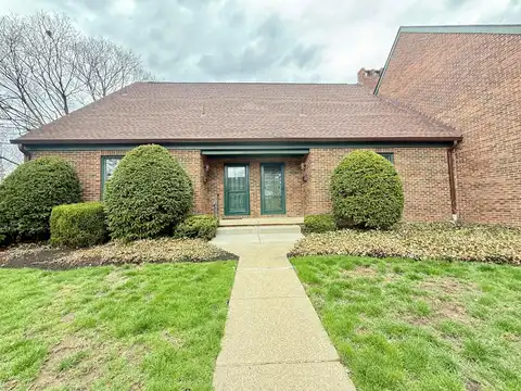 1546 Sandringham Court, Upper Arlington, OH 43220