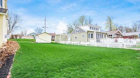 40 Beacon Light Lane, Buckeye Lake, OH 43008