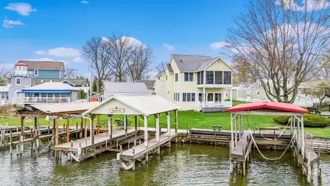 40 Beacon Light Lane, Buckeye Lake, OH 43008
