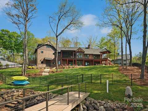 111 Milledge Drive, Mooresville, NC 28117