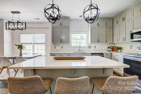 5713 Falkirk Lane, Matthews, NC 28104