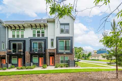 648 W End Drive, Charlotte, NC 28208