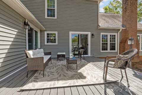 2439 Heathershire Lane, Matthews, NC 28105