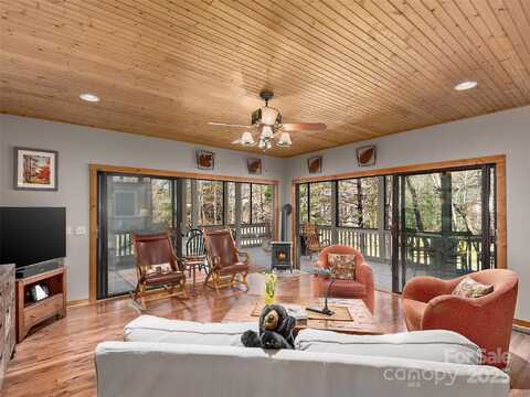 150 Cove Loop Road, Hendersonville, NC 28739