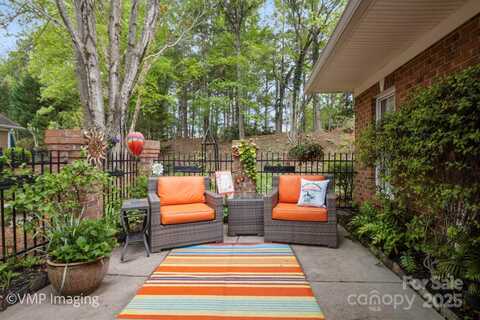 7444 Hurstbourne Green Drive, Charlotte, NC 28277