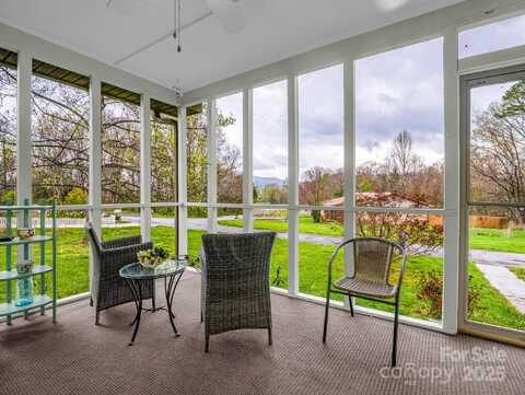 154 Freedom Road, Hendersonville, NC 28782