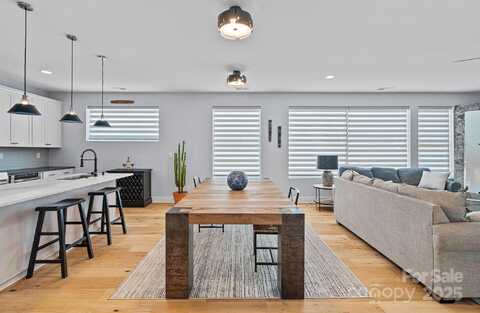 310 Wesley Heights Way, Charlotte, NC 28208