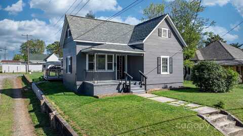 71 14th Street SE, Hickory, NC 28602