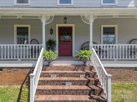 44 Bickford Avenue, Tryon, NC 28782