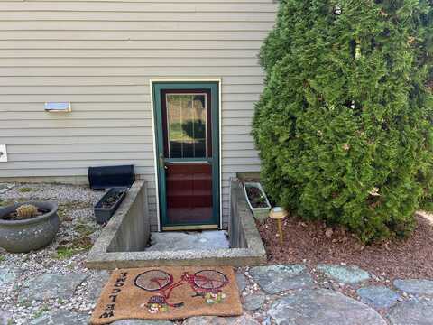 15 Oak Hill Drive, Clinton, CT 06413