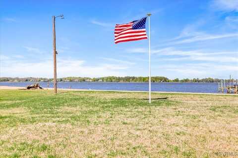 683 Villa Road, Claremont, VA 23899