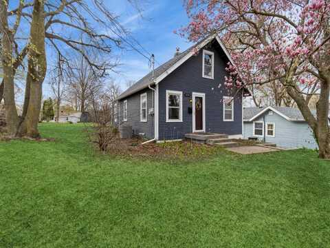 1016 Geil Avenue, Des Moines, IA 50315