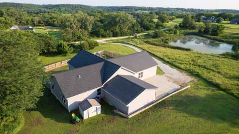 2237 Holliwell Valley Court, Winterset, IA 50273