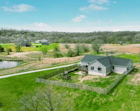 2237 Holliwell Valley Court, Winterset, IA 50273