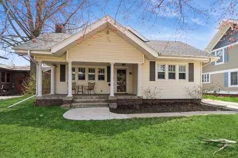 815 S 5th Avenue W, Newton, IA 50208
