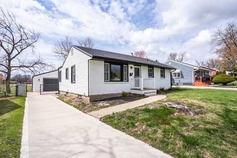 832 19th Street, West Des Moines, IA 50265