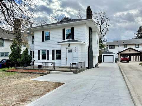 918 35th Street, Des Moines, IA 50312