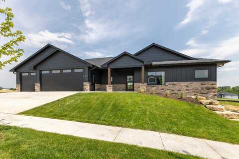 2461 Whisper Woods, Dubuque, IA 52003