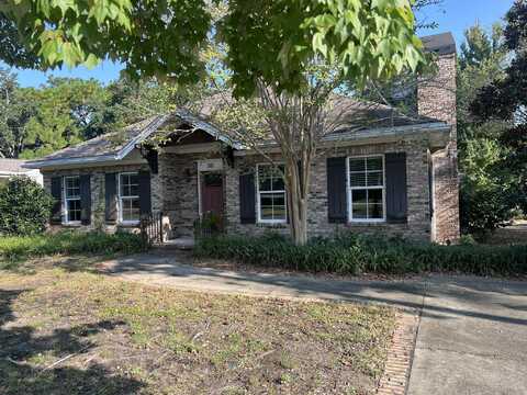 318 Chicago Avenue, Valparaiso, FL 32580