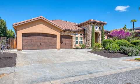 2136 Olympic Avenue E, Fresno, CA 93730