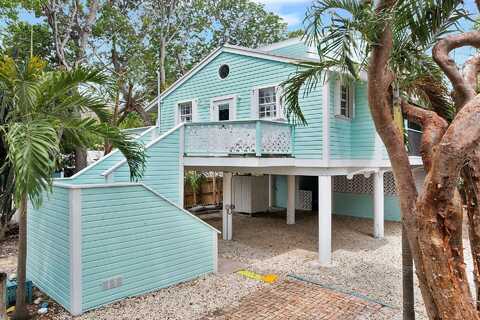 71 N Bay Harbor Drive, Key Largo, FL 33037