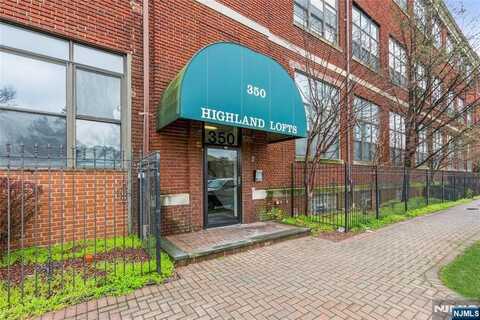 350 Scotland Road, Orange, NJ 07050