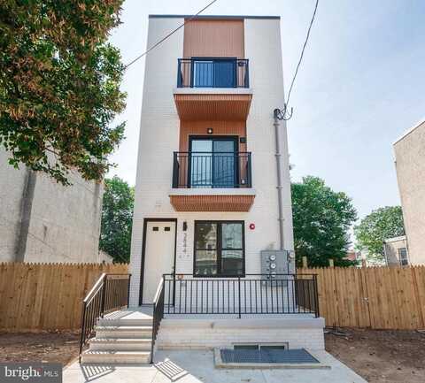 3844 FAIRMOUNT AVENUE, PHILADELPHIA, PA 19104