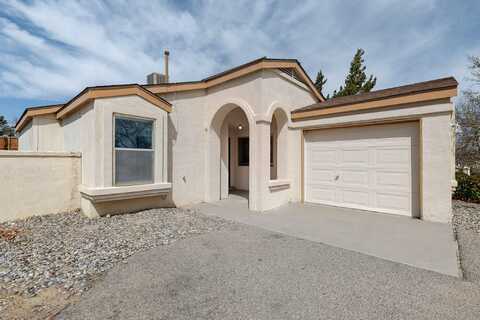 900 Charles Drive NE, Rio Rancho, NM 87144