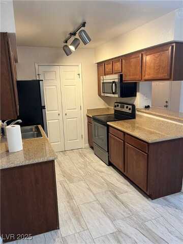 3135 S Mojave Road, Las Vegas, NV 89121