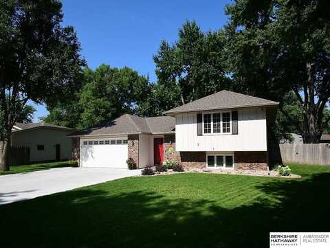 1815 Sherwood Cove, Fremont, NE 68025