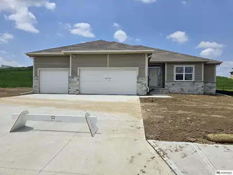 11006 N 159 Avenue, Bennington, NE 68007