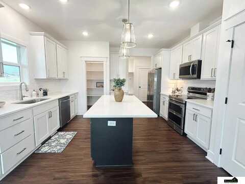 7500 Jimmie Avenue, Lincoln, NE 68516