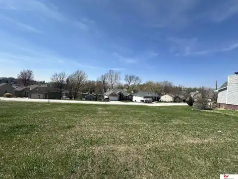 9601 Clubhouse Circle, Plattsmouth, NE 68048