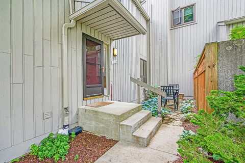 2174 Overlook Court, Ann Arbor, MI 48103