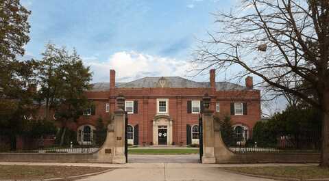 250 Plymouth Avenue SE, East Grand Rapids, MI 49506