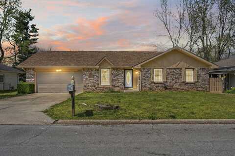 3449 S Newton Avenue, Springfield, MO 65807