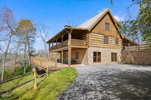 302 Beech Branch Road, Gatlinburg, TN 37738