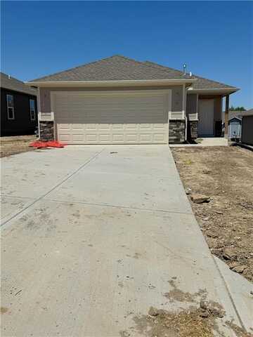 2107 Brook Ridge Circle, Tonganoxie, KS 66086
