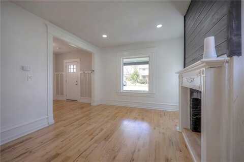1607 E 37th Street, Kansas City, MO 64109